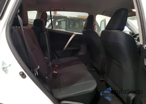 2017 Toyota Rav4 Le z USA, uszkodzony, nr VIN JTMBFREV0HJ120533